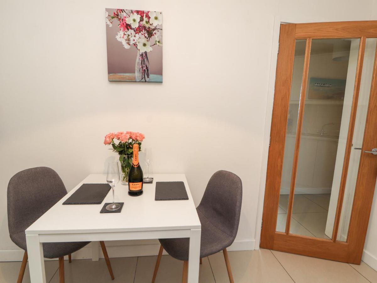Hafan Fach Villa Молд Екстериор снимка